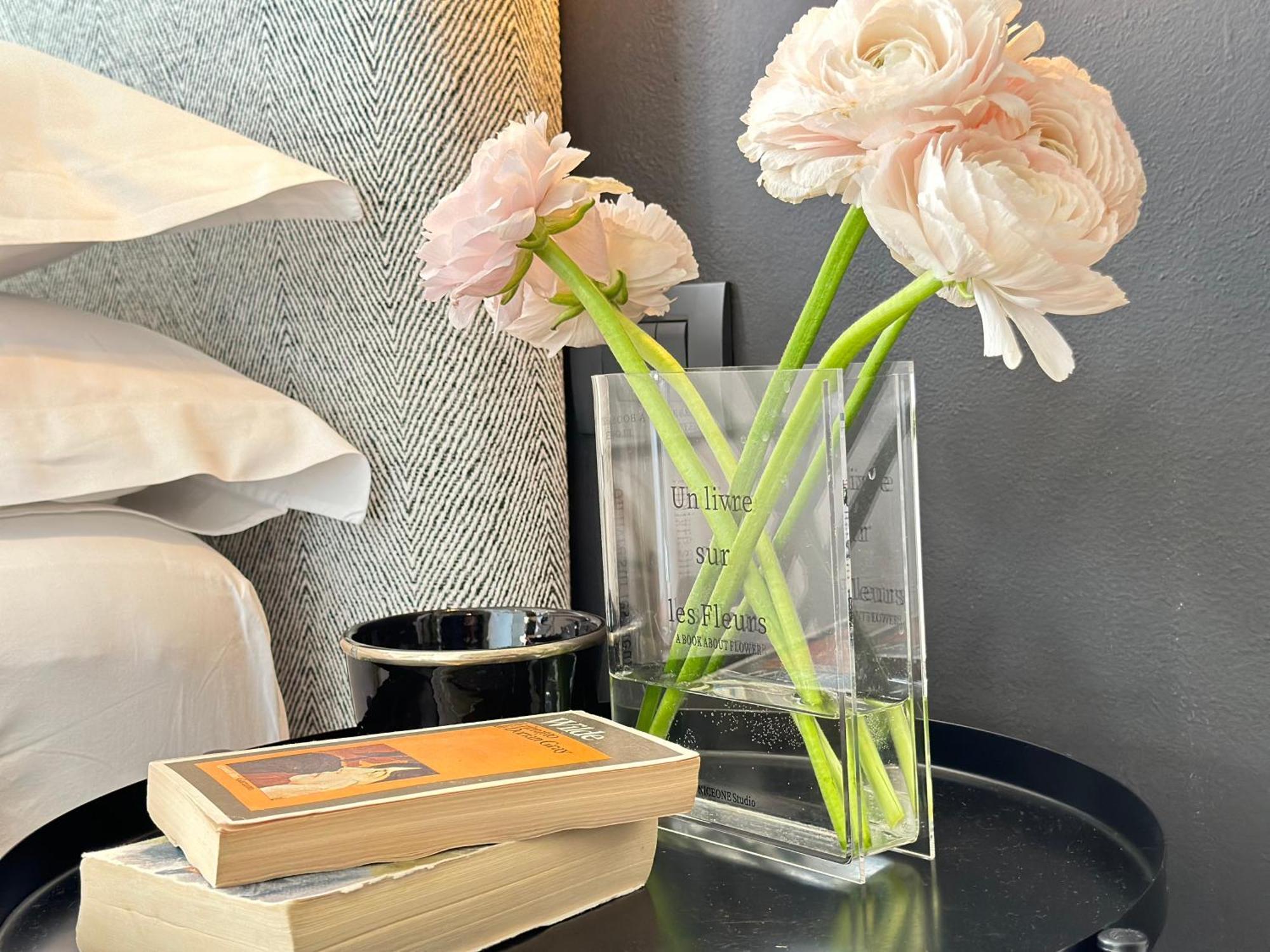 Lily Pads -Elegant Apartment- In The City Center Mailand Exterior foto