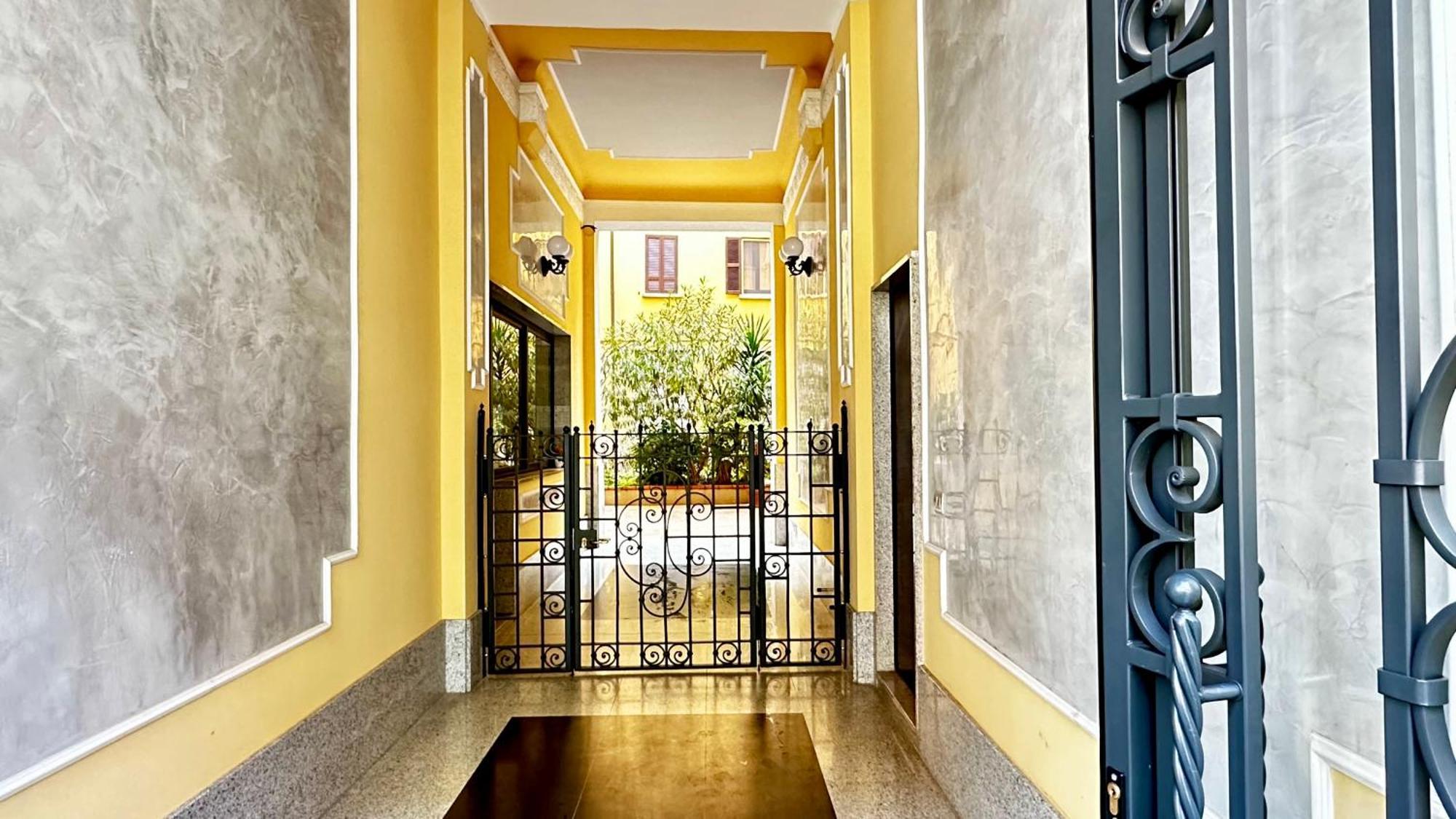 Lily Pads -Elegant Apartment- In The City Center Mailand Exterior foto